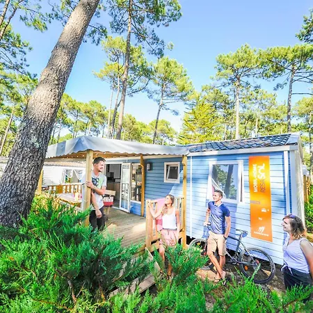 Kamp alanı Domaine De La Marina 4*